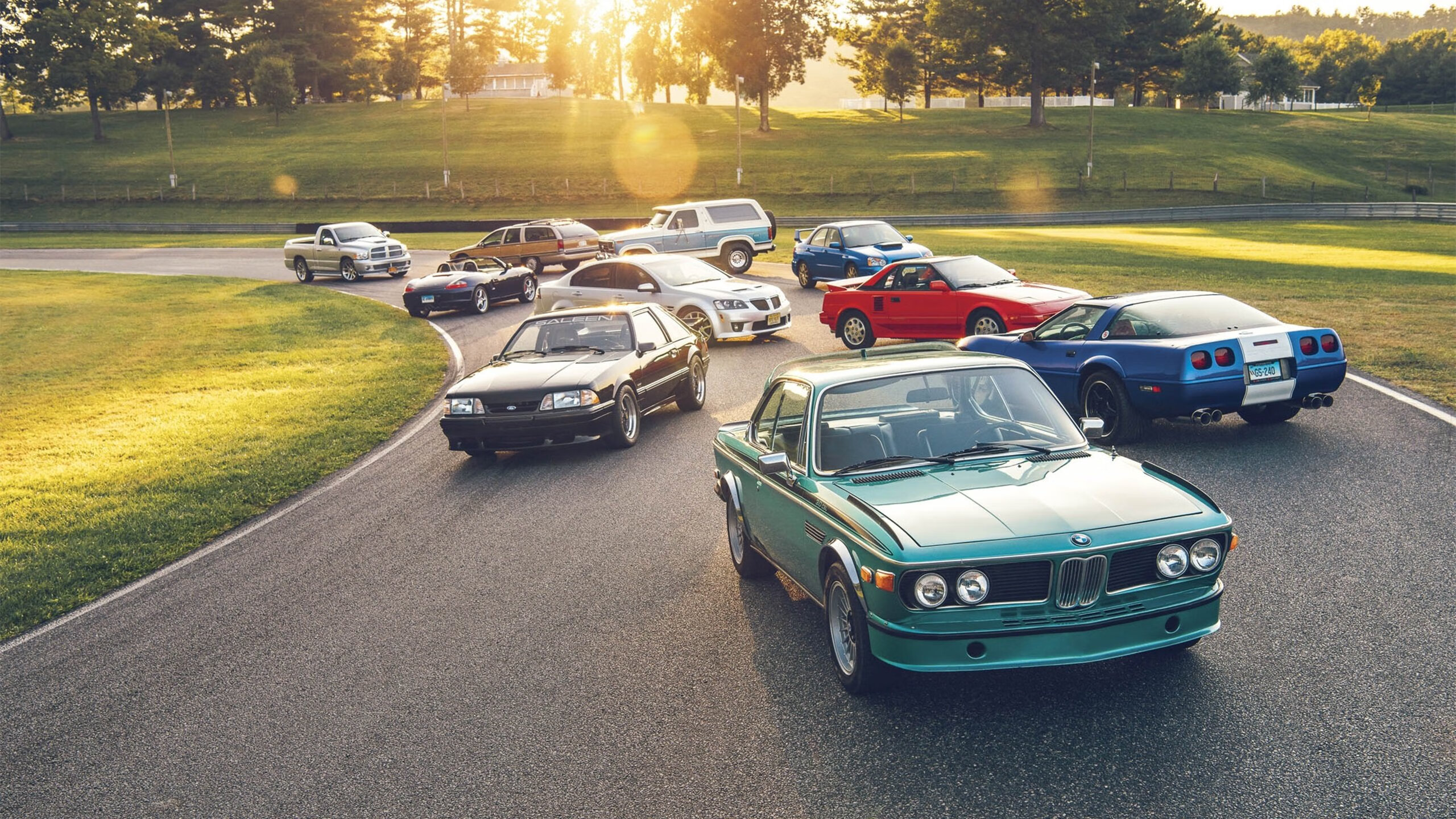 AIYOUXI.COM-球迷见面会现场热情高涨加强俱乐部与粉丝联系，足球球迷见面会英文作文