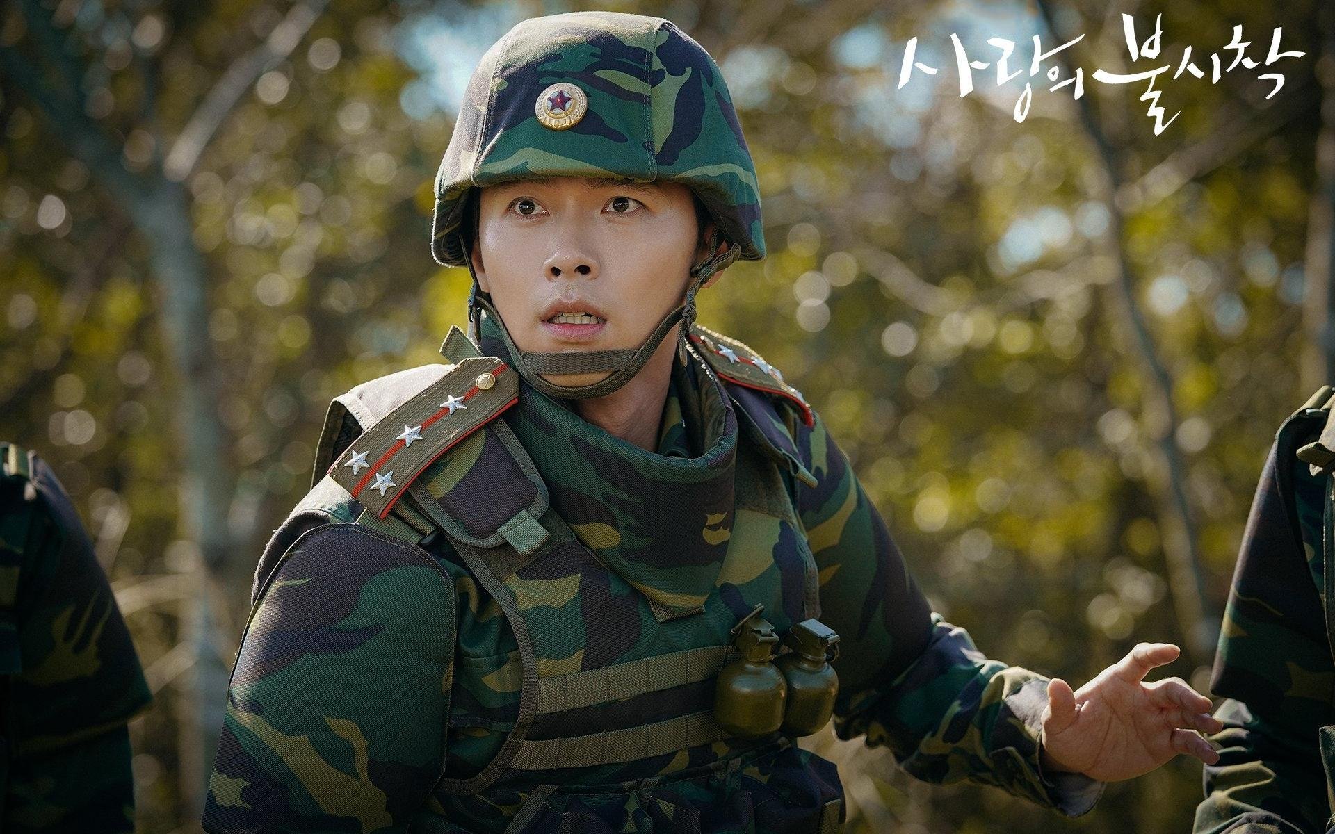 球迷见面会现场热情高涨加强俱乐部与粉丝联系,足球球迷见面会英文作文