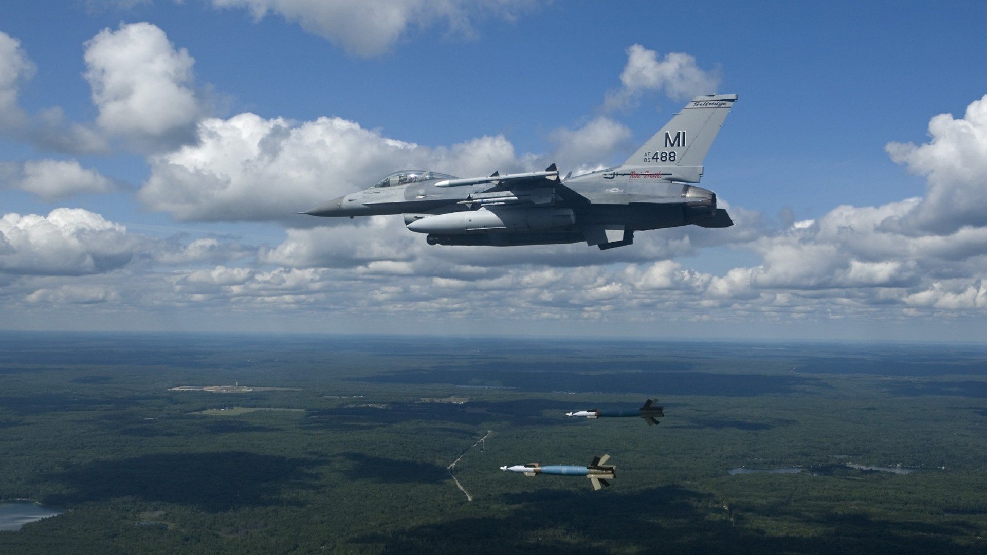 爱游戏娱乐-英超冠军争夺战：悬念持续升温，精彩不断！，英超冠军分析