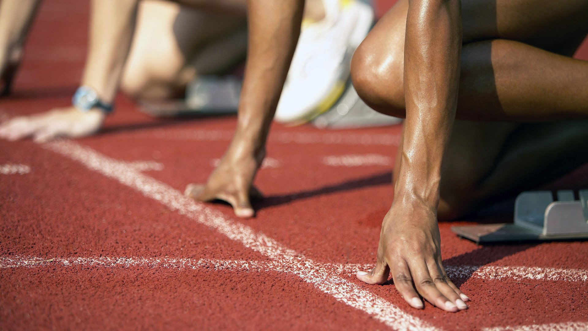 《智能硬件助力：电竞装备升级引领行业新潮流》，智能硬件创意