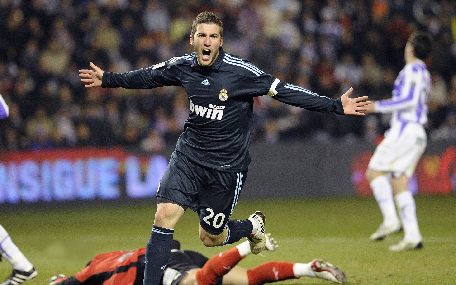 爱游戏在线娱乐官网-未来之星：新一代欧冠球员的崛起，未来之星足球队